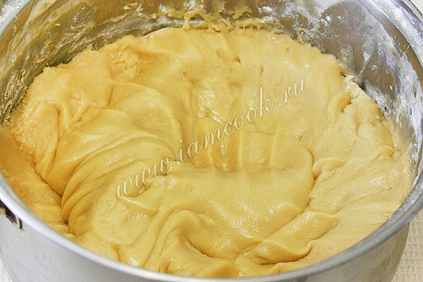 Замесили эластичное тесто