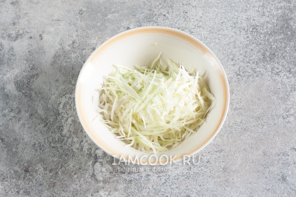 Нарезать капусту