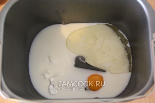 Смешать жидкие ингредиенты