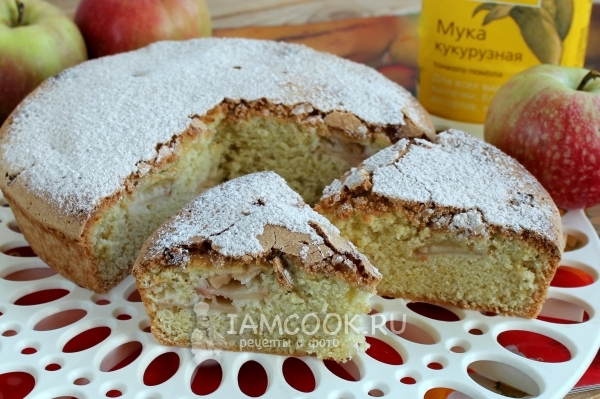 Фото шарлотки из кукурузной муки