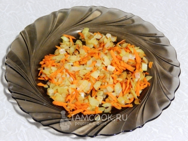 Пожарить лук с морковью
