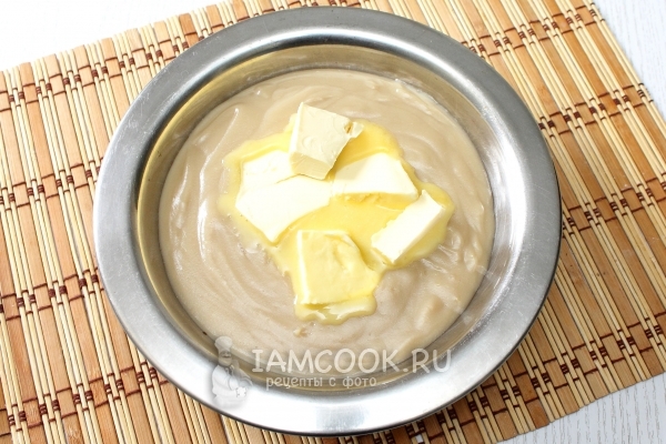 Положить масло