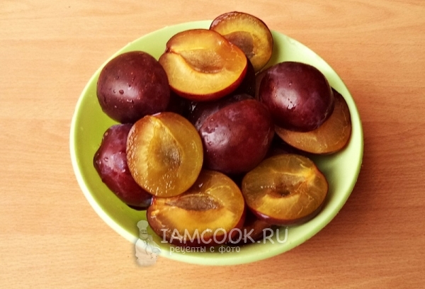 Порезать сливы