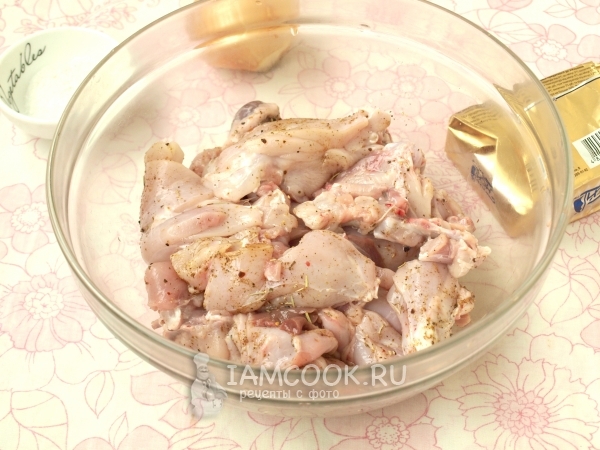 Посыпать кролика солью со специями