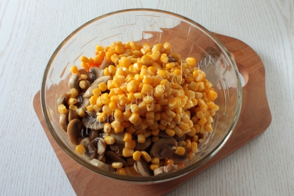 Рецепт салата из курицы и грибов