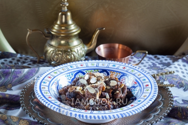 Фото тушеной баранины с черносливом