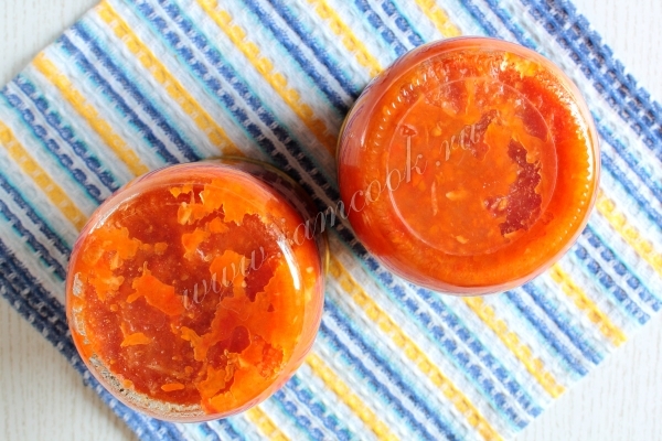 Кабачковая аджика в банках