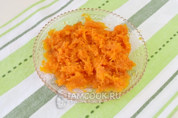 Натереть морковь