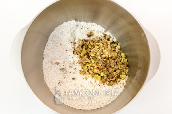 Орехи с мукой