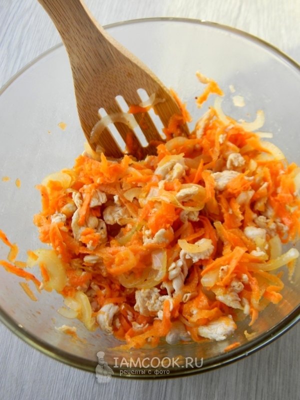 Влить воду с уксусом