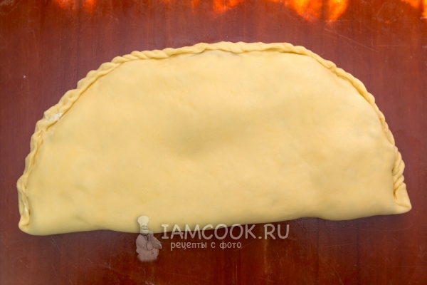 Защипнуть края теста