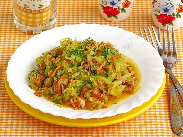 Рецепт тушения капусты с тушенкой