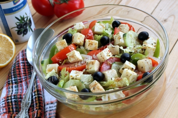 Греческий салат с пекинской капустой