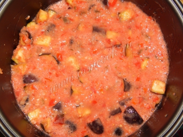 Выложить пюре в кастрюлю