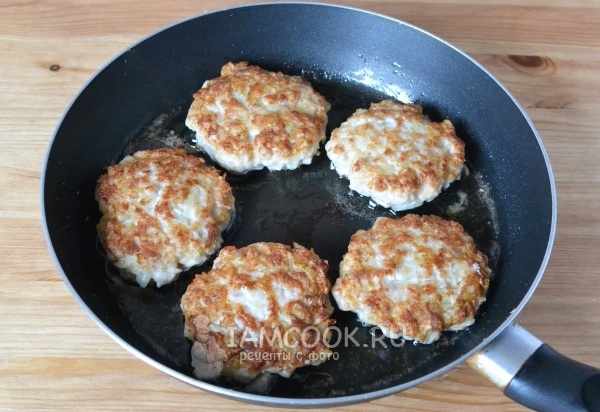 Готовые рубленные котлеты из свинины