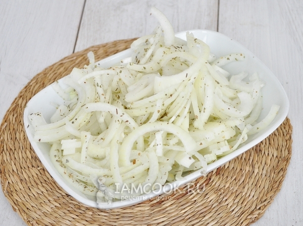 Смешать лук с травами