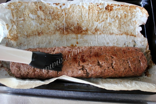 Запекаем рулет из фарша с черносливом