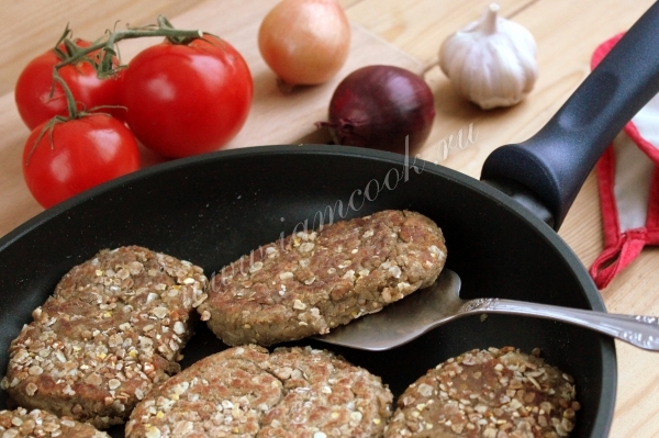 Фото веганских котлет из чечевицы