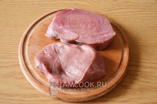 Отрезать два куска говядины