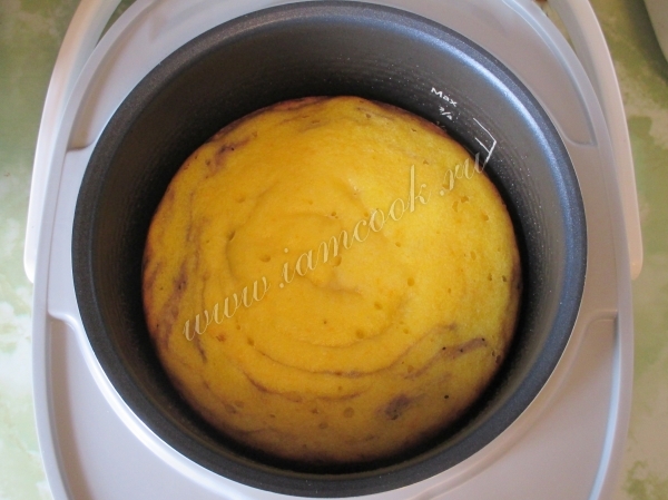 Кекс на кефире в чаше мультиварки