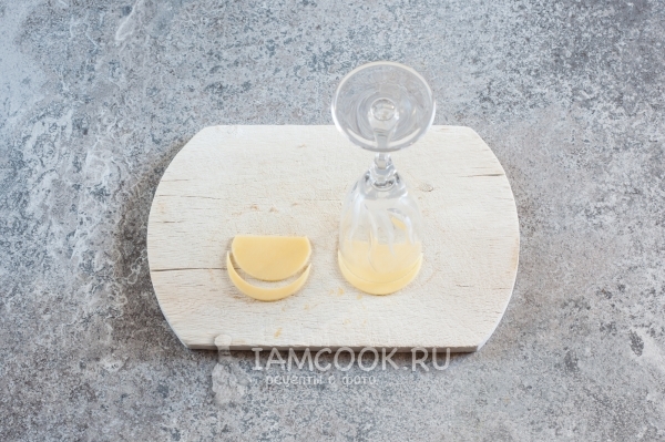 Сделать из сыра мордочку