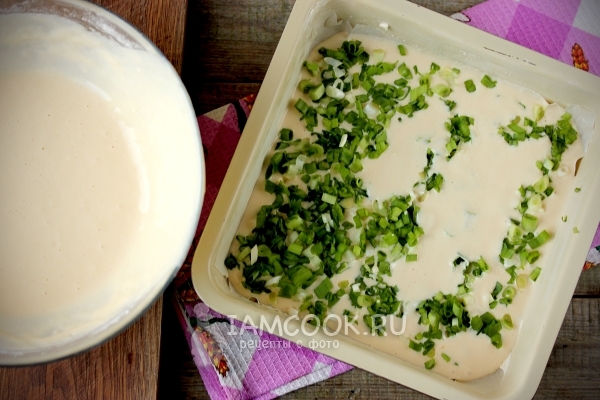 Залить лук тестом