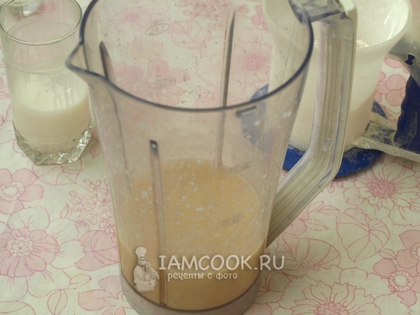 Взбить бананы в бледере