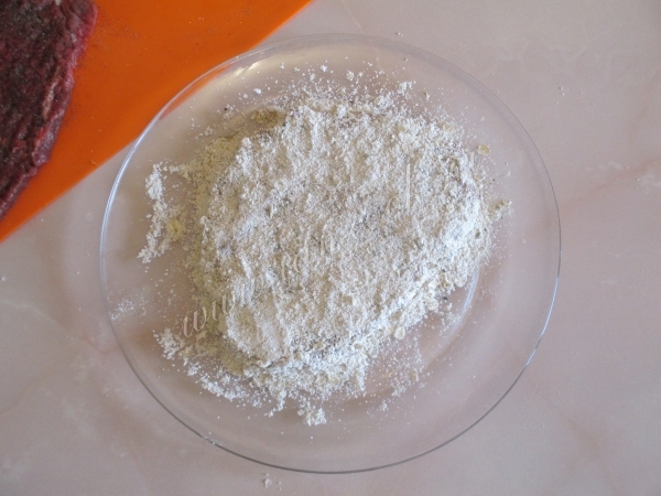 Обвалка мяса в панировке