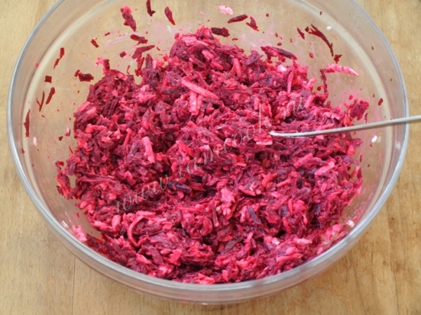 Перемешать салат