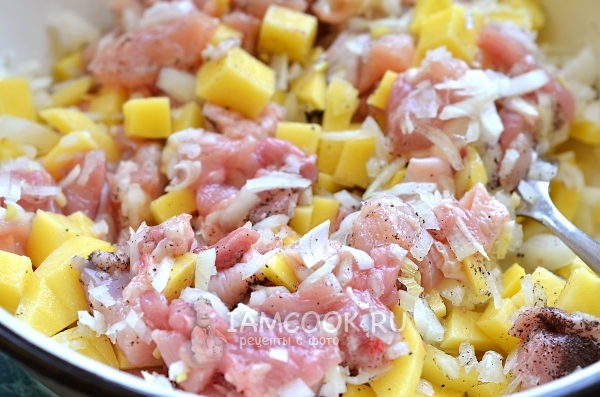 Соедините ингредиенты для начинки