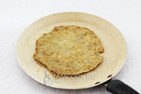 Обжарка блинов на сковороде