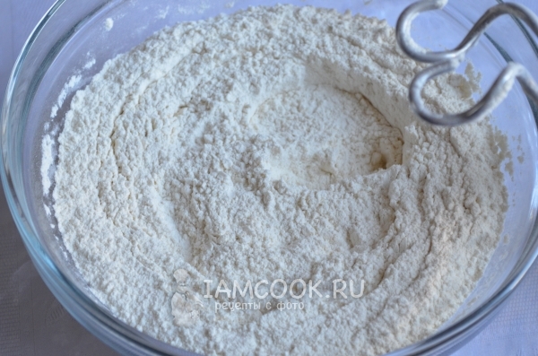 Смешать сухие ингредиенты