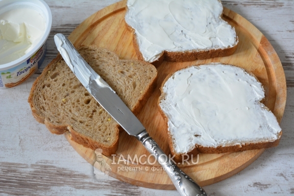 Намазать творожный сыр