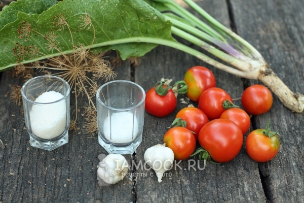 Ингредиенты для консервированных помидоров с хреном