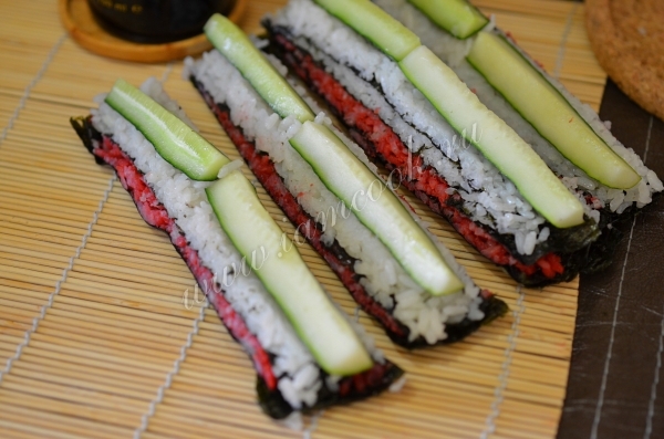 Выложить огурец