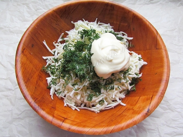 Зелень и майонез