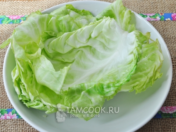 Подготовить листья капусты