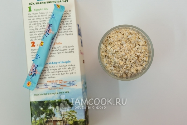 Ингредиенты для овсянки на молоке