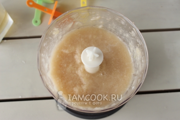 Влить имбирный сироп