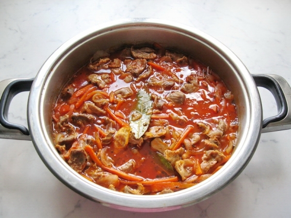 Куриные желудочки в томатной пасте