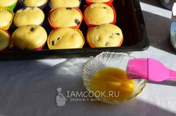 Смазать желтком