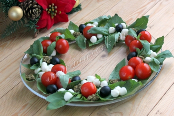 Рецепт салата в виде новогоднего венка