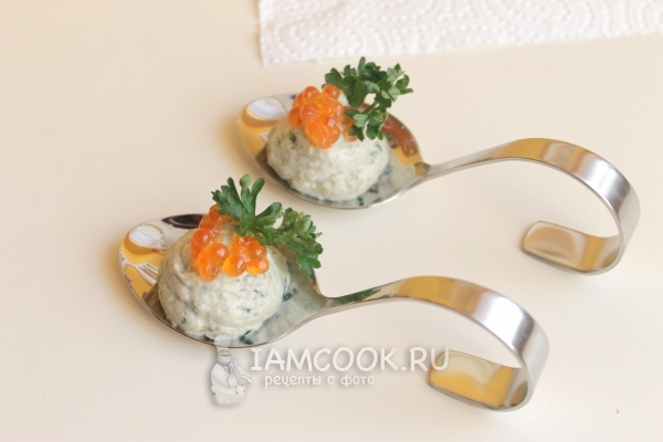 Украсить закуску икрой