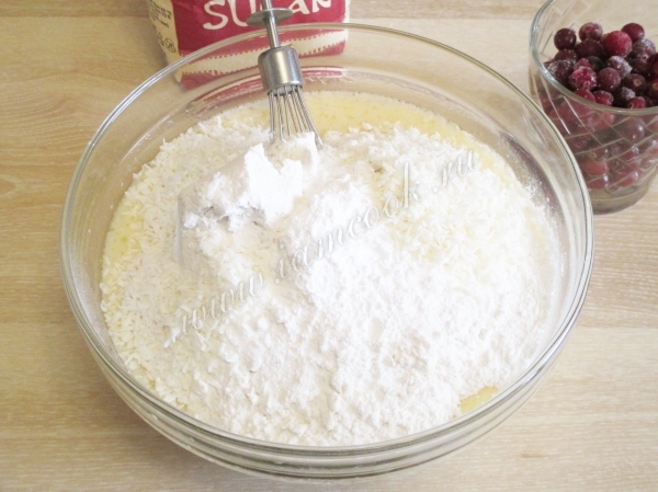 Всыпать муку