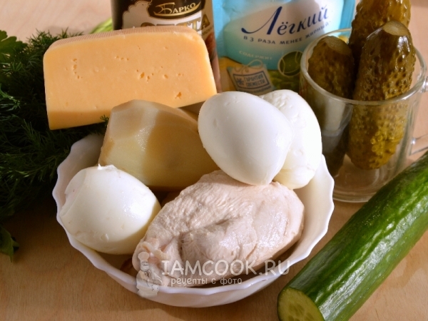 Ингредиенты для салата «Лесная полянка» с опятами