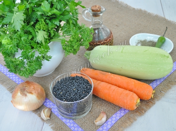 Ингредиенты для тушения кабачков с чечевицей