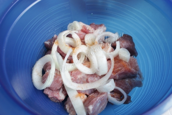 Мясо с луком