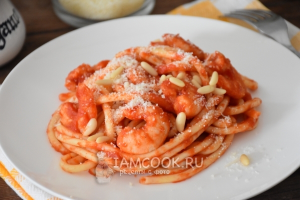 Рецепт пасты с креветками и острым томатным соусом