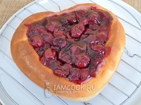 Залить пирог вишневой заливкой