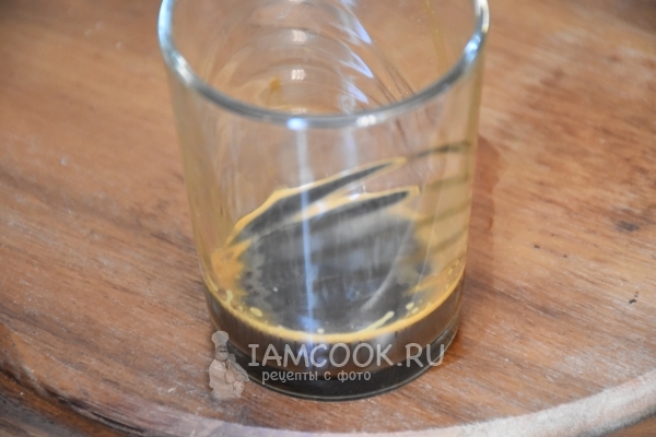 Залить кофе с сахаром водой